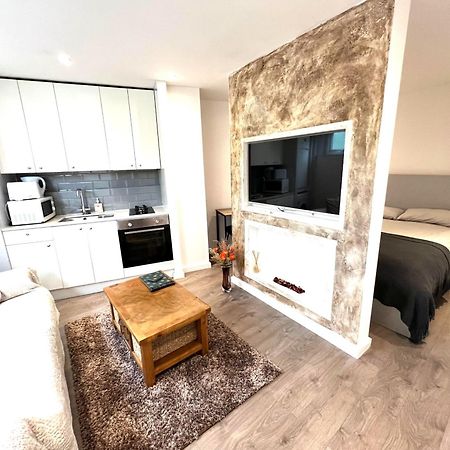 Modern Studio Apartment With Free Wifi London Exteriör bild